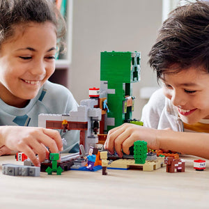 Minecraft The Creeper Mine LEGO Building Set